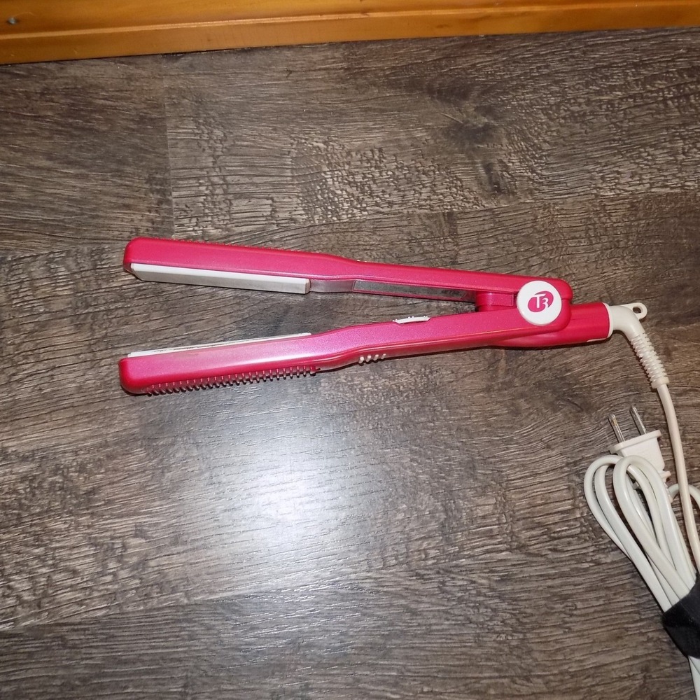 T3 SinglePass Flat Iron Hair Straightener Womens OS Pink Good Ceramic Plates
